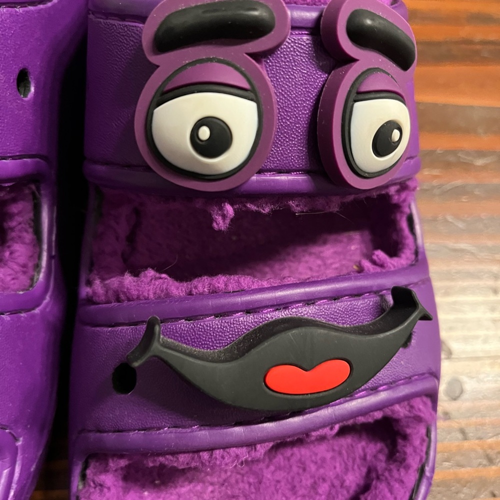 Limited Edition Grimace Crocs with giblets - Picture 5 of 9